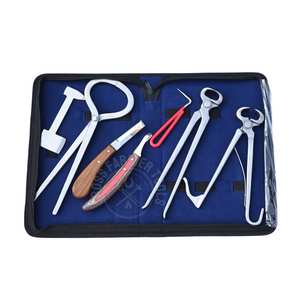Kit Profesional de Herramientas para Herrador de Caballos con Lima de Pezuñas, Pulidor, Pinza para Caballitos, Cuchilla para Pezuñas y Cuchillo Curvo en Estuche - Product Image 1