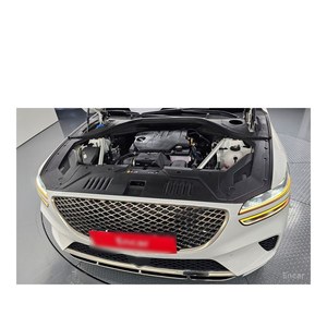 Genesis GV70 2.5T 2024, Gasolina, 2WD, con Caja de Cambios Automática, Asientos de Cuero, Cámara Trasera - 33,002 km - Product Image 6