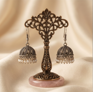 DIVYORO Boucles d'oreilles Jhumka en argent perlé, bijoux indiens traditionnels élégants, boucles d'oreilles ethniques pour femmes, pour mariage et festival - Product Image 1