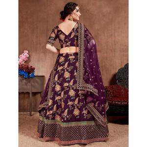 Lehenga choli brodé de créateur de vêtements de mariée de couleur pourpre séduisante - Product Image 3