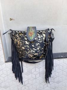 Bolso de Mano de Piel con Detalles Metálicos, Colección Elegante, Diseño Artesanal con Flecos de Cuero, Bolso de Mujer - Product Image 5