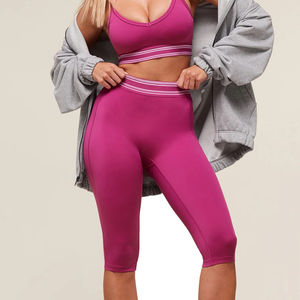 Meilleur prix Leggings capri confortables à taille haute pour femmes Dernière mode Respirants pour l'entraînement Service OEM pour adultes - Product Image 4