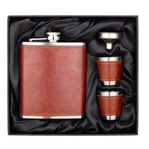 Juego de Regalo de Vino Ecológico a Prueba de Fugas, de Acero Inoxidable, Envuelto en Cuero, Marca Imra Impex, con Vaso de Chupito y Embudo, Personalizable para Camping - Product Image 4