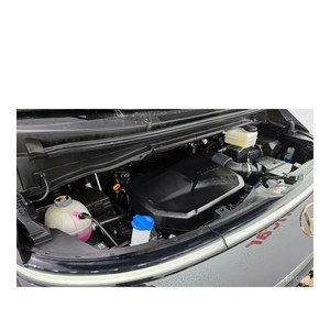 Hyundai Staria 4x4 Lounge 7 places avec sièges en cuir, boîte automatique, caméra de recul, diesel - Novembre 2023, 51 155 km - Product Image 6