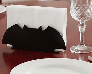 Porte-serviettes en métal noir avec un design unique en forme de chauve-souris, idéal pour la décoration de table de cuisine à la maison, au restaurant et à l'hôtel. - Product Image 3