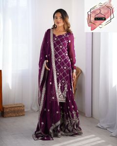 Magníficos Trajes Palazzo de Faux Georgette, Ropa de Fiesta de Diseñador, Top de Faux Georgette con Hilo y Lentejuelas, Palazzo y Dupatta - Product Image 3