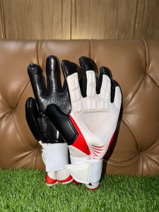 ถุงมือผู้รักษาประตูแบบมืออาชีพ Super Soft Grip หนา 4 มม. ปิดด้วยแถบตีนตุ๊กแก ทรง Negative Cut สำหรับผู้รักษาประตูมืออาชีพ ผลิตจากยางลาเท็กซ์เยอรมัน OEM - Product Image 5