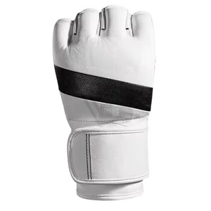 Service OEM – Gants de boxe et MMA en cuir, couleur et logo personnalisés, légers, style demi-doigts, tailles 6oz et 8oz, fabriqués au Pakistan, avec poignées ergonomiques - Product Image 4