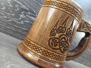 Chope à bière en bois avec motif patte d'ours, cadeau pour les demoiselles d'honneur, cadeau pour lui, cadeau de mariage, cadeau personnalisé, chope à bière viking en bois - Product Image 2