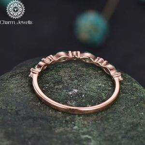 Bague de fiançailles classique pour femme en moissanite plaquée or rose avec sertissage à griffes - Product Image 5
