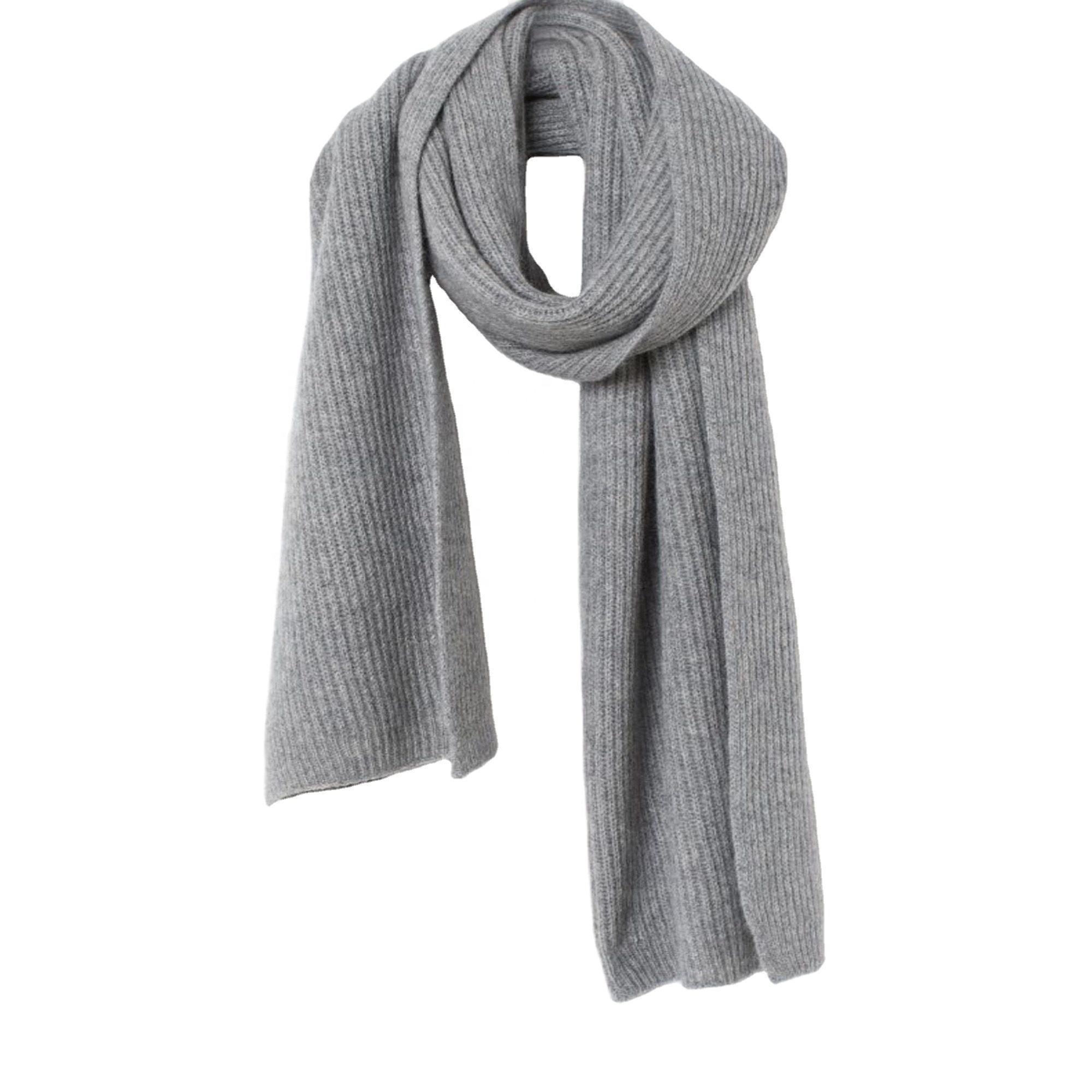 สีเทาเข้ม