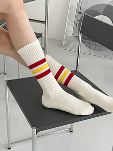 Calcetines gruesos y sólidos para mujer, con amortiguación extra, de secado rápido, alta elasticidad, estilo clásico, hechos de algodón peinado suave y transpirable. - Product Image 6
