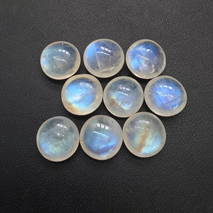 Piedra de Luna Arcoíris Natural, Corte Briolette Redondo, Calibrada, con Fuego Azul, Disponible en Todos los Tamaños - Product Image 1