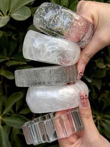 สร้อยข้อมือเรซิ่นสุดหรู ทำด้วยมือในสไตล์ศิลปะสร้างสรรค์ร่วมสมัยสำหรับผู้หญิง - Product Image 6