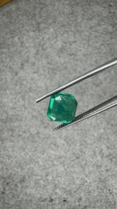 Piedra preciosa de esmeralda zambiana natural de 2.80 quilates, certificada por GIA, corte octogonal, color verde intenso, para anillos, colgantes, pendientes y joyería fina personalizada. - Product Image 4