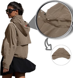 Chaqueta Cortavientos Beige con Capucha para Mujer, Manga Larga, Hombros Caídos, Cuello Alto, Cierre de Cremallera, Estilo Casual, Largo Corto - Product Image 6