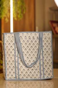 Bolso Tote de Algodón Acolchado Impermeable Hecho a Mano para Mujer, Diseño Floral Azul, Tamaño Grande, Ecológico, para Llevar al Hombro - Product Image 3