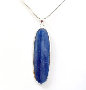 Pendentif ovale long artisanal en cyanite bleue, argent sterling 925, bijou fin et simple, à porter au quotidien, cadeau pour femme - Product Image 3