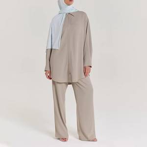 Chemise décontractée beige en crêpe pour femme grande taille, pantalon large en molleton polyester/coton respirant, tenue décontractée OEM islamique et modeste - Product Image 1