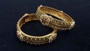 Bracelets TISHYA DIAMOND en alliage métallique plaqué or avec motif floral, incrustés de cristaux et de strass, pour femmes, bijoux de mariage tendance - Product Image 3