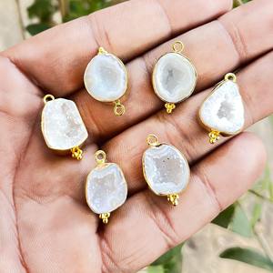 Pendentif en forme de goutte d'eau en cristal blanc Druzy fantaisie, plaqué or, collier fait main, bijou charme, cadeau pour elle - Product Image 1