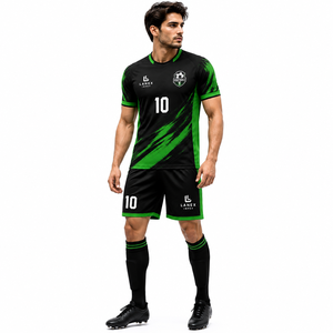 Ensemble d'uniformes de football personnalisés sublimés avec maillot, short, chaussettes, ballon et crampons, noir et vert, vêtements de sport d'équipe avec nom - Product Image 2