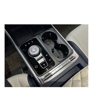 Kia Carnival HEV 7 places Modèle Signature 2024, 29 542 km, Boîte automatique, Sièges en cuir, Caméra de recul, Conduite à gauche - Product Image 6