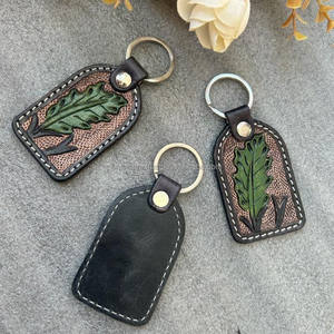 Porte-clés en cuir taillé sculpté à la main Porte-clés en cuir de forme exotique mignon Accessoires en cuir taillé Porte-clés mignons pour unisexe - Product Image 6
