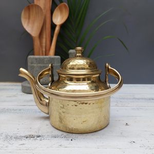 Bouilloire à thé classique en laiton, design élégant traditionnel, vaisselle polyvalente pour boissons chaudes, export en gros - Product Image 1