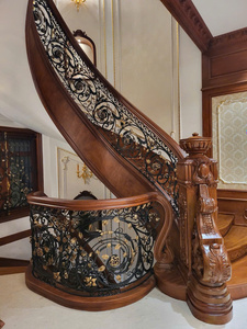 Barandilla de Escalera Victoriana de Hierro Fundido KHP con Balaustres de Hierro Fundido y Detalles Dorados, Resistente al Óxido, para Pasillos Interiores de Hoteles - Product Image 1