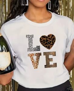 เสื้อยืดผู้หญิงลายดอกไม้พิมพ์ลายจดหมายรัก แขนสั้น คอกลม สวมใส่สบาย ทรงหลวม ผ้าฝ้าย 100% ระบายอากาศได้ดี เนื้อผ้านุ่ม ยืดหยุ่นได้ - Product Image 4