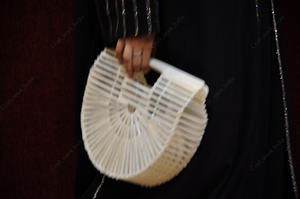 Bolso de Mano Tipo Clutch de Acrílico Blanco Marfil de Lujo, Diseño en Forma de Abanico, para Fiestas, Bodas, Estuche Rígido, Bolso Elegante - Product Image 6