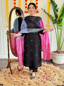 ชุดคุर्ติผ้าวิสโคสสีดำทรงตรงสำหรับผู้หญิงพร้อมกางเกงวิสโคสและผ้าคลุมไหล่พิมพ์ลาย ราคาประหยัด - Product Image 4