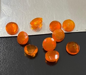 Ópalos naturales redondos de corte brillante, piedras preciosas sueltas naranjas facetadas iridiscentes para la fabricación de joyas. - Product Image 5