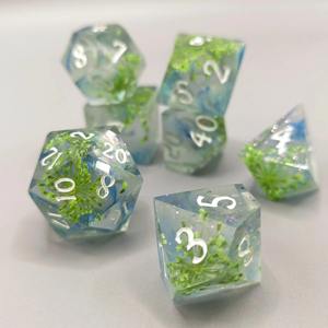 Jeu de dés en résine standard certifié pour l'exportation, dés polyédriques en résine pour jeux de rôle professionnels D&D, accessoire de jeu en gros - Product Image 2