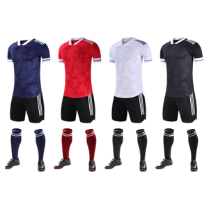 Maillot de football personnalisé rouge pour homme, col en V, manches courtes, 100 % polyester, anti-humidité, impression du nom de l'équipe, uniforme sublimé - Product Image 6