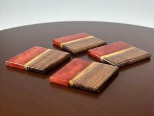 Juego de 4 posavasos hechos a mano con borde natural de madera de acacia y resina epoxi - Product Image 4