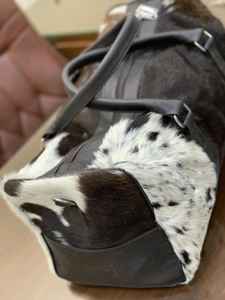 กระเป๋าเดินทางหนังวัวแท้เกรดพรีเมียม ลายขนสัตว์ สไตล์ตะวันตก รุ่น LHDB-0167 - Product Image 4