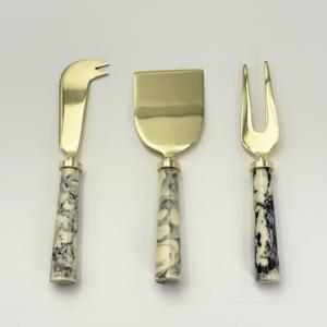 Elegante Juego de Utensilios para Queso de Acero Inoxidable con Acabado Dorado, Juego de 3 Piezas con Mangos de Resina Verde, Cuchillos para Tabla de Charcutería, Precio Accesible - Product Image 3