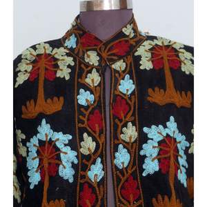 Veste en tissu Cotrise matelassé brodé de fleurs faites à la main, avec détails boutonnés, doublure en coton rayé, respirante, écologique, pour l'hiver - Product Image 3