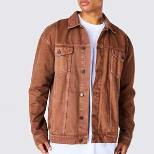 Chaquetas de mezclilla inspiradas en el estilo urbano, ideales para looks urbanos y uso diario. - Product Image 1