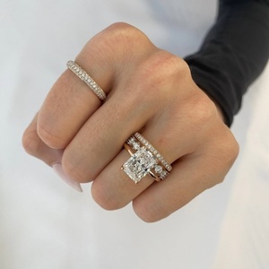 Anillo Solitario Personalizado con Diamante de Laboratorio de Corte Radiante de 3.54 CT, Oro Rosa de 14K, Banda de Diamantes en Forma de Burbuja, Micro Pavé, Apilable, para Aniversario - Product Image 5