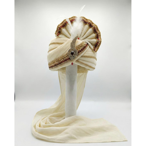Turbante de Terciopelo Crema Real |   Pagdi para novio de boda india con cola de 50 cm |   Sofá artesanal con adornos de joyería - Product Image 4