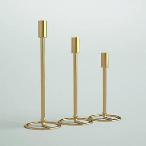 Support de bougie en métal de style nordique à base circulaire ouverte, Trio de chandeliers coniques dorés élégants pour hôtels de luxe et salons - Product Image 1