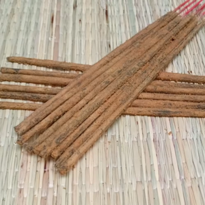 Shrekha Creations - Varillas de Incienso de Sándalo Negro 100% Natural, al Mejor Precio Competitivo, para Uso en Todas las Estaciones, con un Rico Aroma a Madera y Té, de la India - Product Image 2