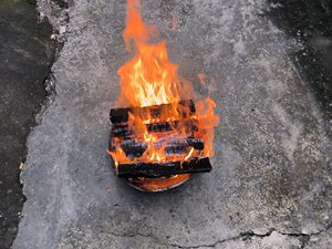 Vietnam Acacia Eucalyptus Hardwood Firewood Briquettes Kiln Dried Low Moisture Long Burning Eco Friendly for Fireplace BBQ Bulk - Product Image 4