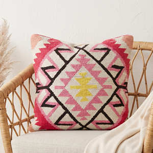 Housse de coussin décorative Boho Kilim 18 x 18 pouces avec motif tribal en losanges pour salon, décoration de maison de style farmhouse et sud-ouest - Product Image 1