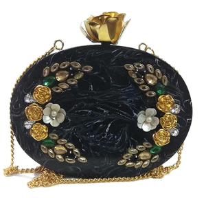 Elegante Bolso de Mano de Resina Negra con Decoración de Perlas, Hecho a Mano, para Bodas, Fiestas y Eventos Formales, por MULTI - Product Image 1