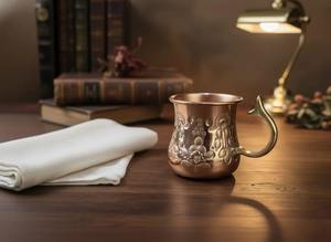Tasse en cuivre gravée à motif floral, vaisselle élégante idéale pour le thé, le café, l'eau, le service des invités et la consommation à la maison, provenant d'Inde. - Product Image 6