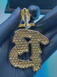 จี้เพชรโมอิสซาไนต์ VVS แบบเย็นๆ สลักชื่อตัวอักษร สไตล์ฮิปฮอปสุดหรู ชุบทองบนเงินแท้สำหรับผู้ชาย - Product Image 6